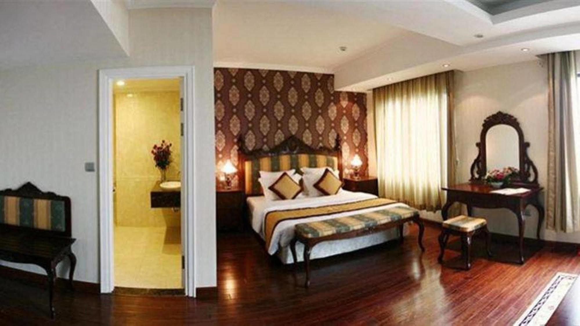 Royal Gate Hotel Hanoi Exterior foto
