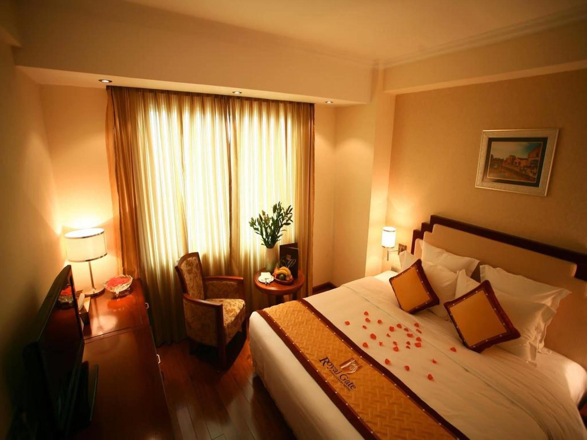 Royal Gate Hotel Hanoi Exterior foto